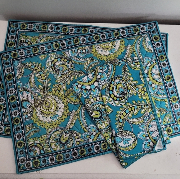 Vera Bradley Set of 2 Peacock Placemats & Napkins - Picture 3 of 3